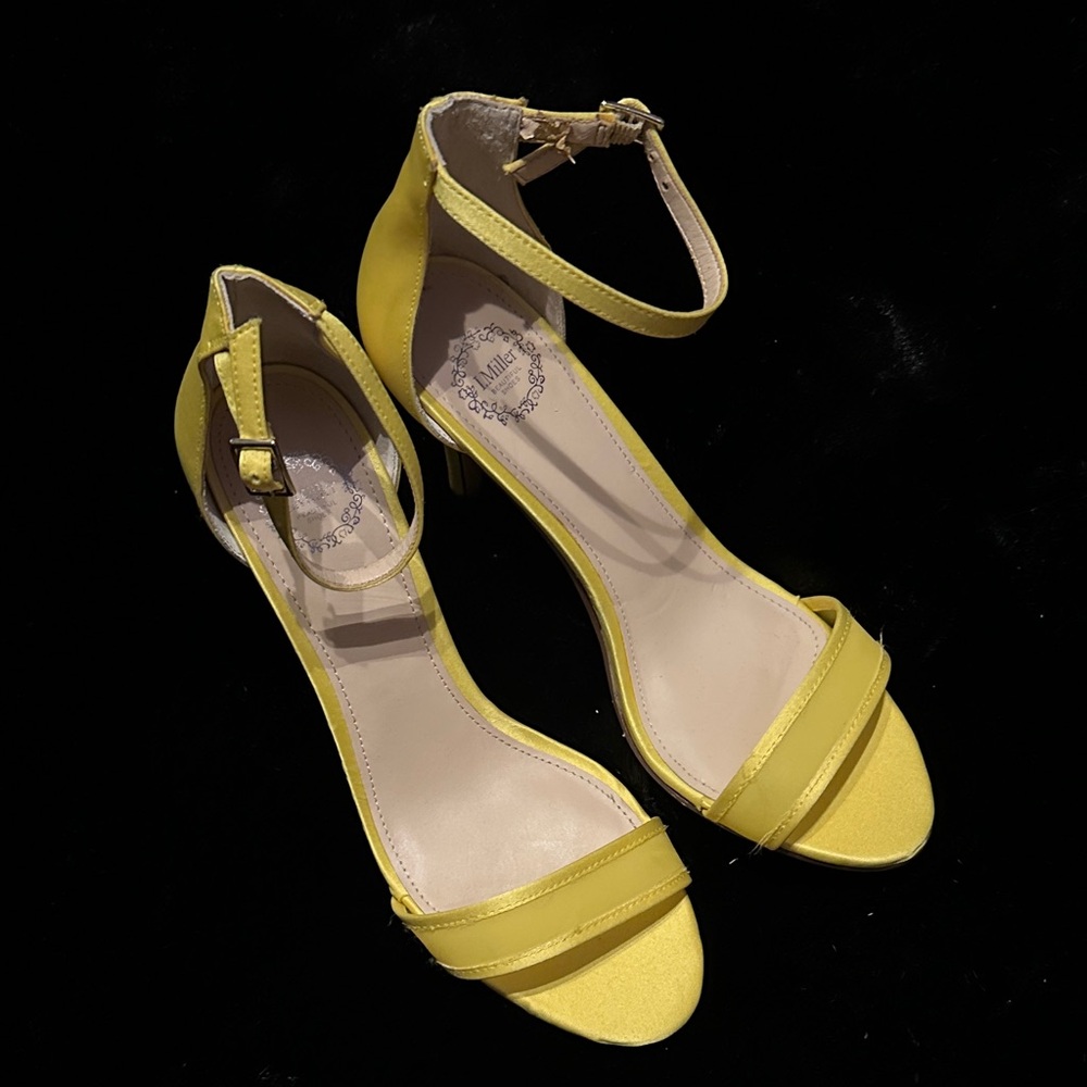 Chic Yellow Ankle Strap Heels